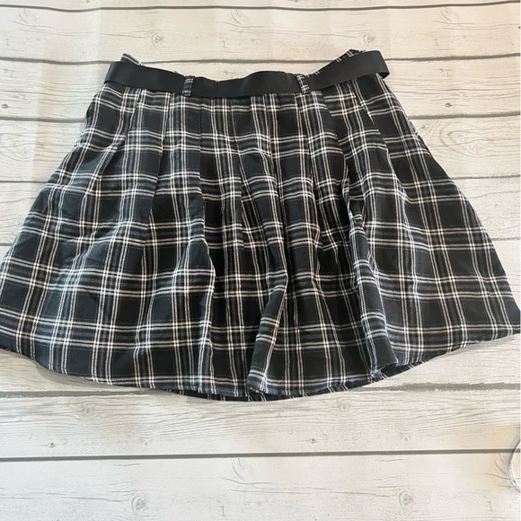 Bundle 2 Shein Plaid Pleated Mini Skirts Size M - Picture 12 of 16